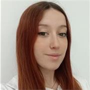 Soy una chica joven con talento para los estudios